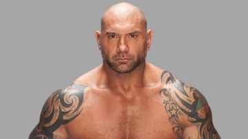 بعد تقارير إصابة المصارع باتيستا بالربو.. هل يؤثر المرض على البنيان العضلي؟