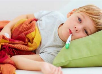  قد تكلفك حياته .. أطباء يحذرون من الكمادات الباردة لعلاج السخونية عند الأطفال