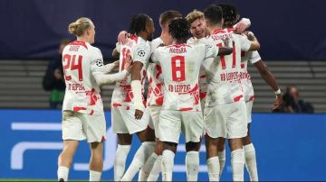 لايبزيج يفوز على فولفسبورج 3-2 في الدوري الألماني