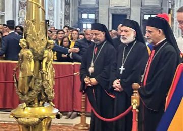 مطرانا المنيا يشاركان في وداع قداسة البابا فرنسيس بالفاتيكان مطرانا المنيا يشاركان في وداع قداسة البابا فرنسيس بالفاتيكان