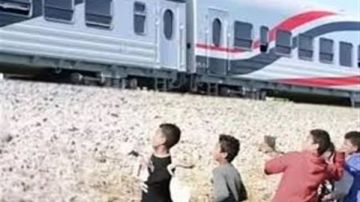 رشق القطارات بالحجارة.. بيان جديد من النقل بشأن الظاهرة