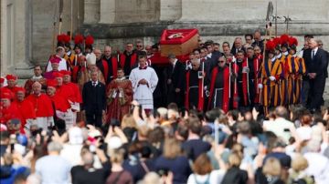 بدء مراسم نقل جثمان البابا فرانسيس إلى كاتدرائية القديس بطرس