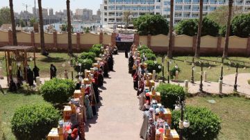 محافظ سوهاج يسلم 25 جهاز عروس للفتيات المقبلات على الزواج