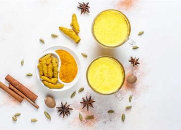 مشروب الزنجبيل والكركم.. ماذا يحدث لجسمك عند تناوله يوميا؟