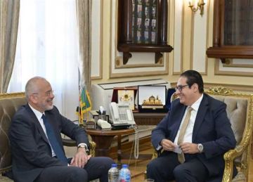 نموذج فريد للشراكة الاستراتيجية.. رئيس جامعة القاهرة يبحث مع سفير اليونان تعزيز التعاون المشترك نموذج فريد للشراكة الاستراتيجية.. رئيس جامعة القاهرة يبحث مع سفير اليونان تعزيز التعاون المشترك