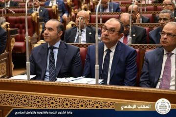 وزير الشئون النيابية يحضر جلسة مجلس الشيوخ لمناقشة طلبات المناقشة العامة وزير الشئون النيابية يحضر جلسة مجلس الشيوخ لمناقشة طلبات المناقشة العامة