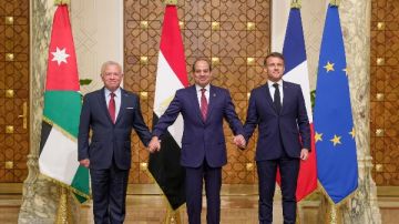 الرئاسة الفرنسية: قادة فرنسا ومصر والأردن ناقشوا مع الرئيس الأمريكي الوضع في قطاع غزة الرئاسة الفرنسية: قادة فرنسا ومصر والأردن ناقشوا مع الرئيس الأمريكي الوضع في قطاع غزة