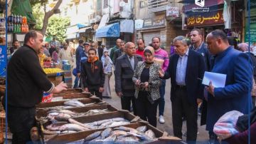 تحرير 37 محضرا ضد التجار المخالفين في حملة تموينية مكبرة بالإسكندرية