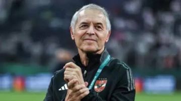 كولر يرد على سؤال حول رحيله عن الأهلي بعد الخروج من دوري أبطال إفريقيا كولر يرد على سؤال حول رحيله عن الأهلي بعد الخروج من دوري أبطال إفريقيا
