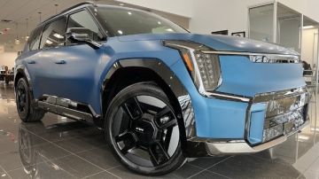 بقدرات قوية.. مواصفات كيا EV9 موديل 2025 الجديدة كليا صور