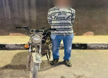  استخدم دراجة نارية .. ضبط شخص بتهمة سرقة حقيبة سيدة أجنبية في مدينة نصر