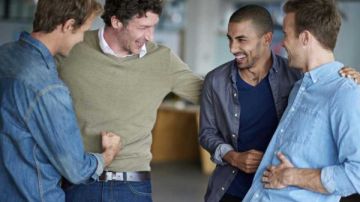 آداب المزاح في الإسلام مع الأصدقاء.. 3 شروط التزم بها آداب المزاح في الإسلام مع الأصدقاء.. 3 شروط التزم بها