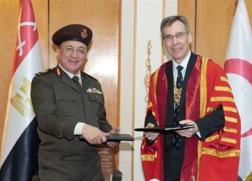 الخدمات الطبية للقوات المسلحة توقع بروتوكول تعاون مع الكلية الملكية للجراحين بإنجلترا الخدمات الطبية للقوات المسلحة توقع بروتوكول تعاون مع الكلية الملكية للجراحين بإنجلترا