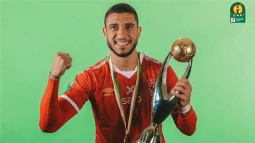 رامي ربيعة يعاود متابعته لحساب النادي الأهلي على إنستجرام