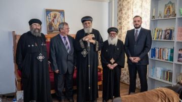 البابا تواضروس يستقبل قيادات دار برويما للنشر في رومانيا