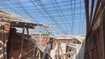 رئاسة حي شمال الغردقة تزيل روفين مخالفين في حملة فورية لضبط البناء العشوائي