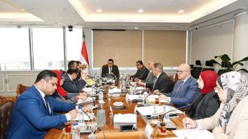 وزير الإسكان يستعرض مقترح اللائحة التنظيمية للهيئة العامة للتنمية السياحية وزير الإسكان يستعرض مقترح اللائحة التنظيمية للهيئة العامة للتنمية السياحية