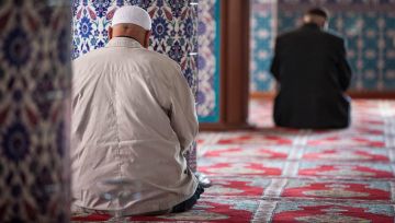 حكم من يترك الصلاة بسبب عدم قدرته على الحركة.. الإفتاء تكشف حالتين حكم من يترك الصلاة بسبب عدم قدرته على الحركة.. الإفتاء تكشف حالتين