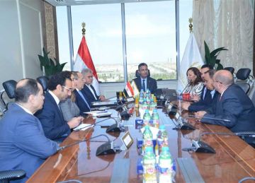 لتوسيع الشراكة مع القطاع الخاص.. وزير التموين يلتقي بمسؤولي شركة عالمية في مصر لتوسيع الشراكة مع القطاع الخاص.. وزير التموين يلتقي بمسؤولي شركة عالمية في مصر