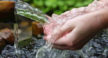 هاني تمام: الإسراف في المياه أثناء الوضوء وغسل السيارات حرام هاني تمام: الإسراف في المياه أثناء الوضوء وغسل السيارات حرام