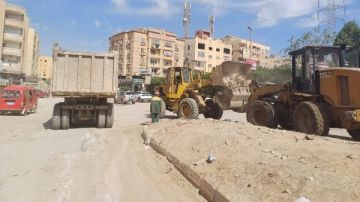 محافظة الجيزة تشن حملات نظافة مكبرة بمناطق البوابة الثانية بحدائق الأهرام