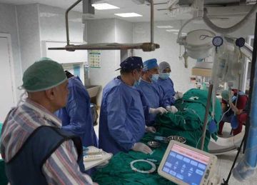 وحدة القسطرة التداخلية بمستشفى المنصورة الجامعي تبث عملية علاجية نادرة أمام 800 طبيب