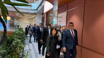 وزير الإسكان يواصل جولاته بالصين بتفقد منطقة الأعمال المركزية بـ بكين وزير الإسكان يواصل جولاته بالصين بتفقد منطقة الأعمال المركزية بـ بكين