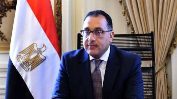 رئيس الوزراء يستقبل وفدا من رجال الأعمال السعوديين لبحث فرص التعاون المشتركة رئيس الوزراء يستقبل وفدا من رجال الأعمال السعوديين لبحث فرص التعاون المشتركة