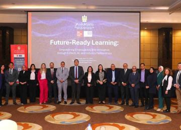 رئيس جامعة التعلم الإلكتروني الأهلية: المستقبل لمن يستطيع توظيف التكنولوجيا في خدمة التعليم رئيس جامعة التعلم الإلكتروني الأهلية: المستقبل لمن يستطيع توظيف التكنولوجيا في خدمة التعليم