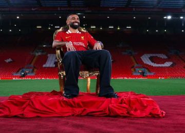 ساديو ماني ومكة والكرة الذهبية.. كيف انتهت أزمة صلاح مع ليفربول؟