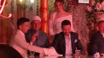 الخطيب شاهد.. عقد قران هشام جمال وليلى زاهر بالفيديو