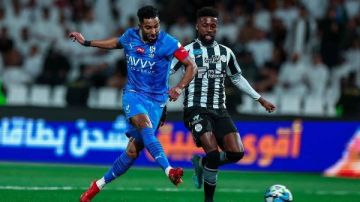 الهلال يتحدى الشباب في قمة ساخنة بالدوري السعودي الهلال يتحدى الشباب في قمة ساخنة بالدوري السعودي