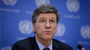 ساكس: أوباما كان وراء حرب سوريا.. وأمريكا سبب الفوضى بالشرق الأوسط ساكس: أوباما كان وراء حرب سوريا.. وأمريكا سبب الفوضى بالشرق الأوسط