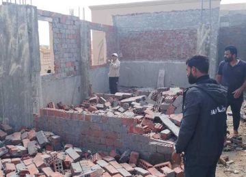 منها استحواذ وغلق وتشميع .. وزير الإسكان يصدر قراري إزالة لتعديات بناء بالعلمين ودمياط الجديدتين