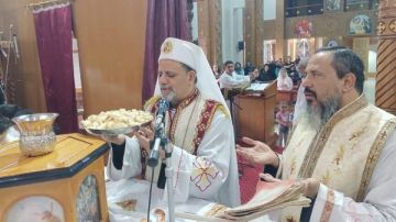 الأنبا بشارة يترأس القداس الإلهي بكنيسة الأنبا أنطونيوس والأنبا بولا بأبو قرقاص البلد