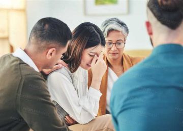  لا تخفي دموعك بعد الآن .. علماء نفس: البكاء يقوي علاقاتك الاجتماعية