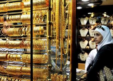 بعد تجاوز عيار 21 لـ 5000 جنيه بالمصنعية.. عضو شعبة الذهب يكشف الوقت المناسب للشراء