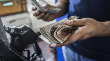 بعد زيادة أسعار الوقود.. البترول: الدولة تتحمل 11 مليار جنيه شهريا لدعم المنتجات البترولية