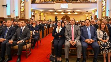 وزيرة البيئة: مشاعر الأخوة والمحبة تتجلى بين عنصرى الأمة فى الأعياد والمناسبات وزيرة البيئة: مشاعر الأخوة والمحبة تتجلى بين عنصرى الأمة فى الأعياد والمناسبات