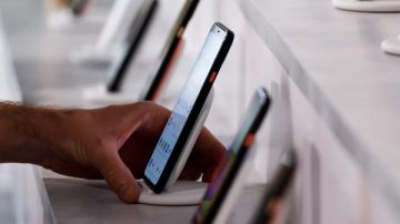 بعد تفعيل قرار تنظيم الاتصالات.. كيف يتم تشغيل الهواتف الموقوفة مجددا؟ بعد تفعيل قرار تنظيم الاتصالات.. كيف يتم تشغيل الهواتف الموقوفة مجددا؟