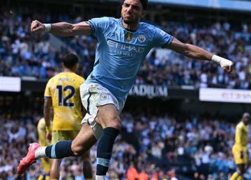 عمر مرموش يسجل هدفا رائعا أمام كريستال بالاس.. ويحتفل بطريقة جنونية (فيديو)