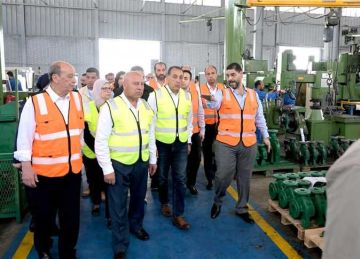  مدبولي يتفقد مركز الكفاية الإنتاجية بعد تأهيله.. ويشيد بالبرامج التدريبية