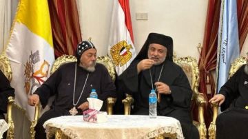 الأنبا عمانوئيل يستقبل الآباء الرهبان لتقديم التعازي في انتقال البابا فرنسيس