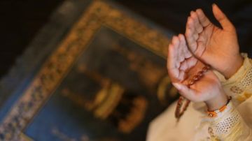 لماذا نستغفر بعد الصلاة؟.. دار الإفتاء توضح السبب