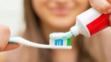 نشرة المرأة والمنوعات : معاجين الأسنان خطر للأطفال والكبار.. فوائد فرك قشر البطيخ على البشرة