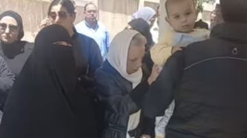 أخبار الإسكندرية: تشييع جثمان المخرج مصطفى درويش.. قرارات صارمة من النيابة بشأن عقار اللبان والمحافظ يزور المصابين أخبار الإسكندرية: تشييع جثمان المخرج مصطفى درويش.. قرارات صارمة من النيابة بشأن عقار اللبان والمحافظ يزور المصابين