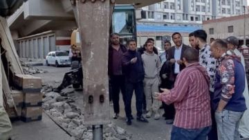 حملة مكبرة لإزالة الاشغالات المخالفة أسفل كوبري الصدر بالزقازيق