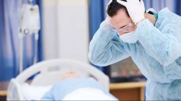 الشروط المطلوبة لأعضاء اللجان المختصة بالتحقيق في الأخطاء الطبية