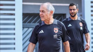 شوبير يكشف مفاجآت في أزمة الشرط الجزائي لـ كولر مع الأهلي شوبير يكشف مفاجآت في أزمة الشرط الجزائي لـ كولر مع الأهلي