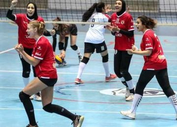 مران خفيف لـ سيدات طائرة الأهلي في فندق الإقامة قبل مباراة اليوم